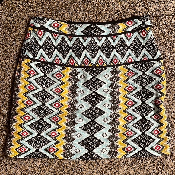 LOFT Dresses & Skirts - FREE SHIPPING Loft Mini Skirt Size 10 lined Tribal Pattern